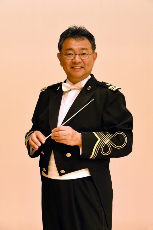 隊長　３等海佐　真道　友樹（しんどう　ともき）
